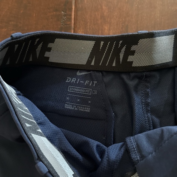 Men's Navy Blue Nike Golf Shorts - Picture 2 of 3